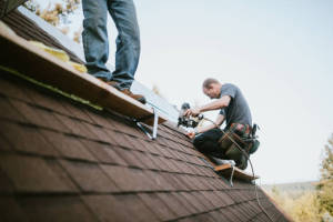 Local Roofers in Newton L F, MA